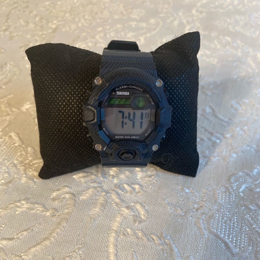 🥀SKMEI Sport Digital Watch Rubber Waterproof 💦 - Picture 5 of 8